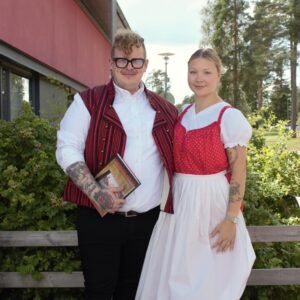 Robert_Kyostila_ja_Netta_Pitkanen_nelio Robert Kyöstilä ja Netta Pitkänen juonsivat kihut ja vastasivat myös musiikista. Kuva: Mari Meriläinen.